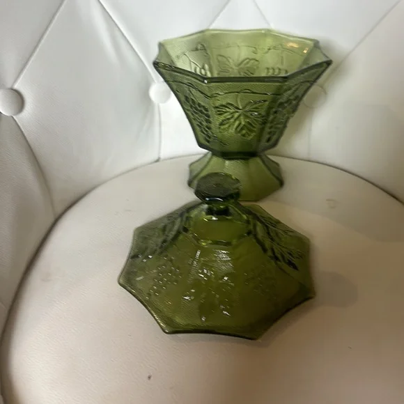 ANCHOR HOCKING Vintage Candy Dish Bowl With Lid  Green  Grapes Leaves Textured - Picture 3 of 3